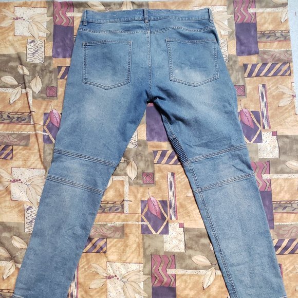 Fashion Nova Men Size 38 Denim Distressed Jeans - Pre-Owned - Picture 3 of 4